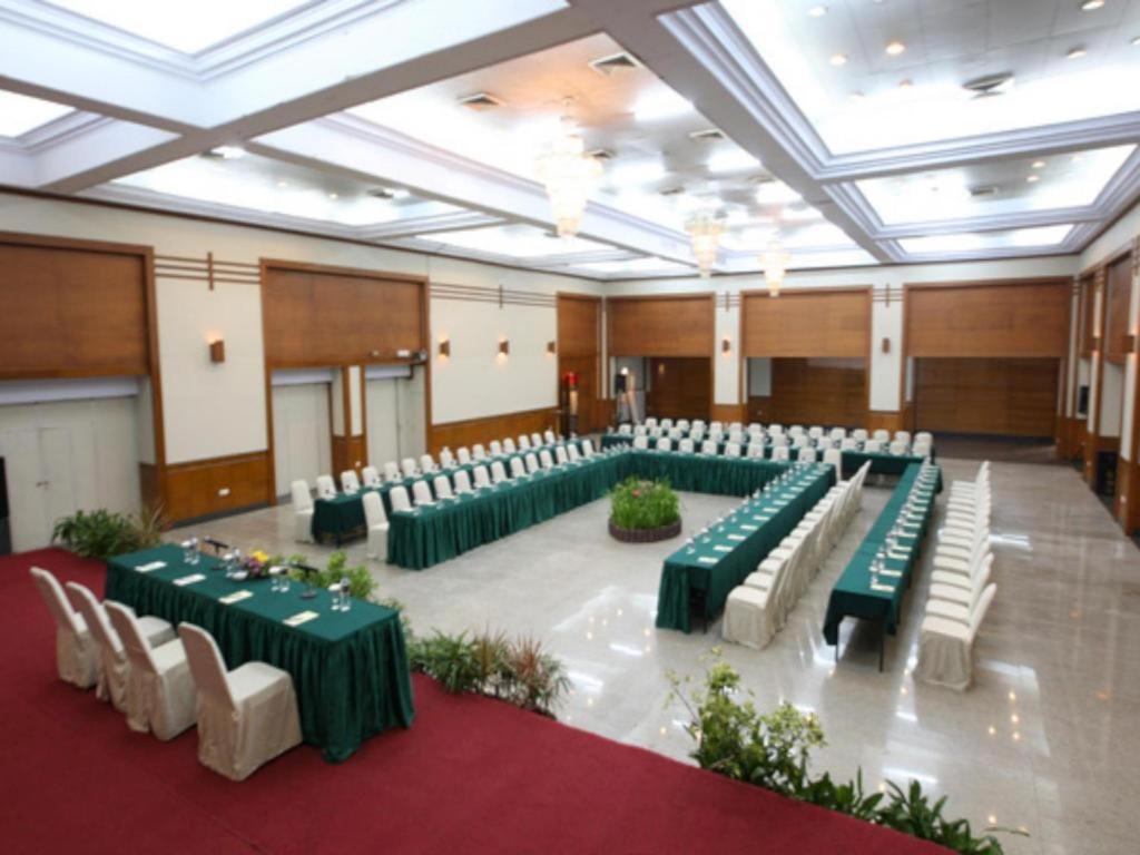 โรงแรมมากัสซาร์ โกลเด้น มากาซาร์ ภายนอก รูปภาพ