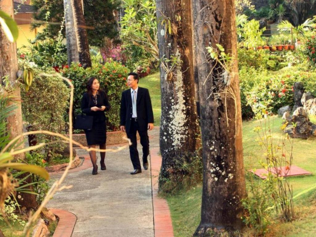 โรงแรมมากัสซาร์ โกลเด้น มากาซาร์ ภายนอก รูปภาพ