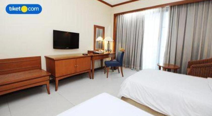 โรงแรมมากัสซาร์ โกลเด้น มากาซาร์ ภายนอก รูปภาพ