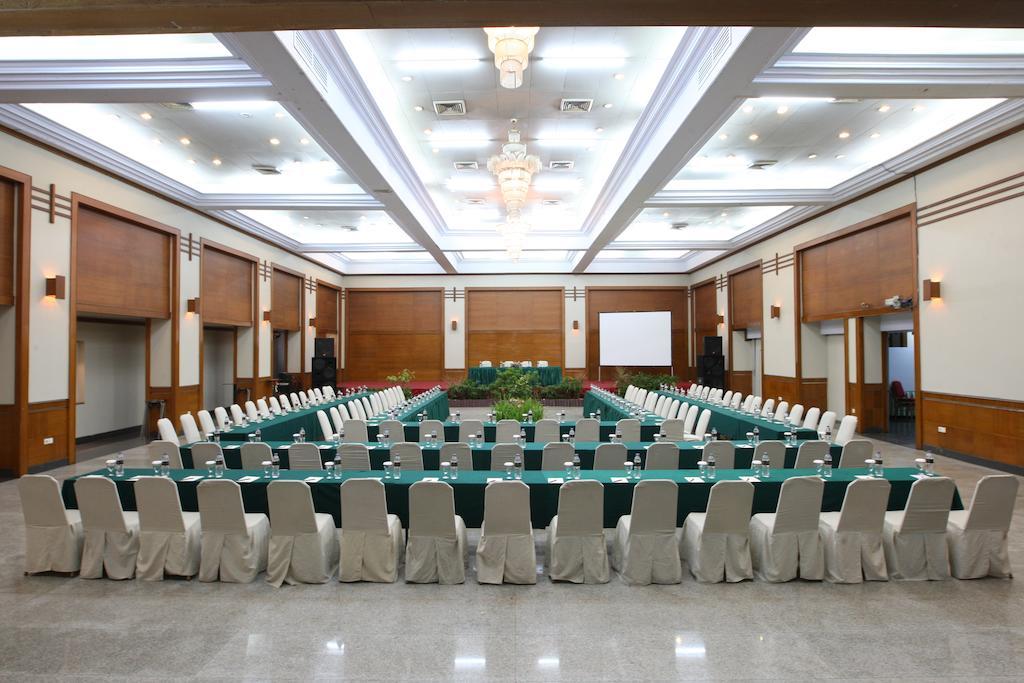 โรงแรมมากัสซาร์ โกลเด้น มากาซาร์ ภายนอก รูปภาพ